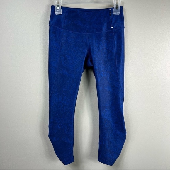 CALIA by Carrie Underwood Pants - CALIA by Carrie Underwood blue paisley print ankle length capri leggings Sz S